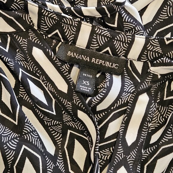 BANANA REPUBLIC - Black and off-white chevron print 3/4 sleeve blouse - Picture 9 of 9